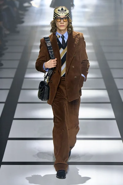 Look 12